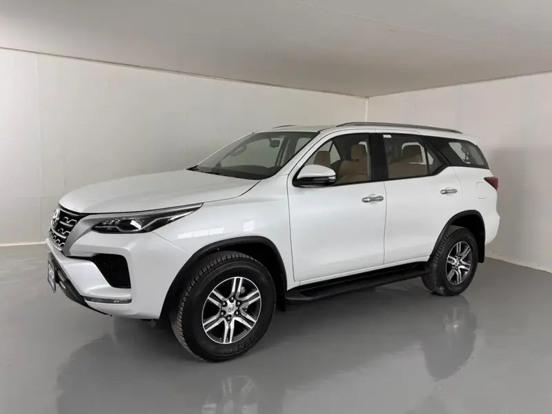 Best Cars for Family Trips in Lahore